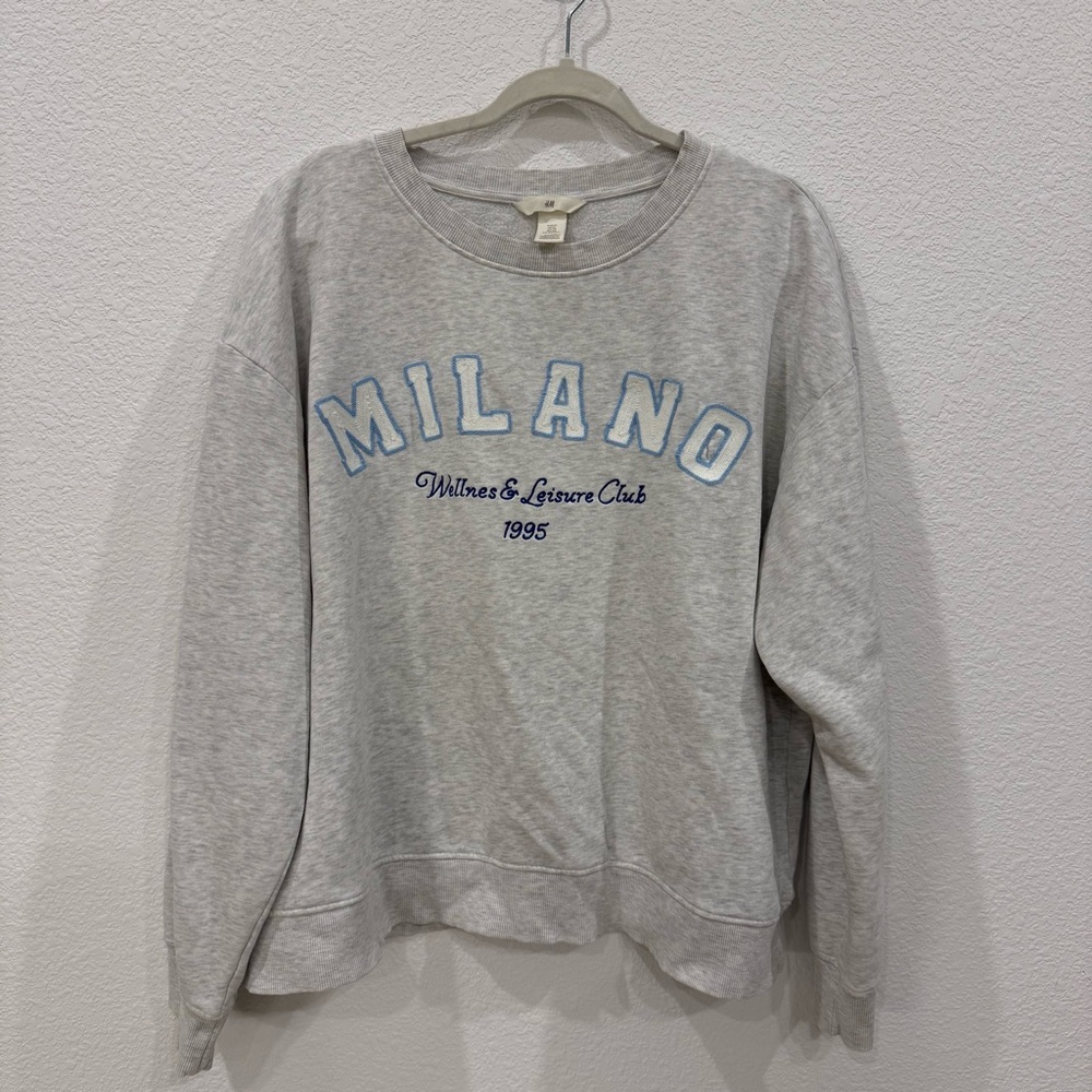 H&M Light Gray Sweatshirt